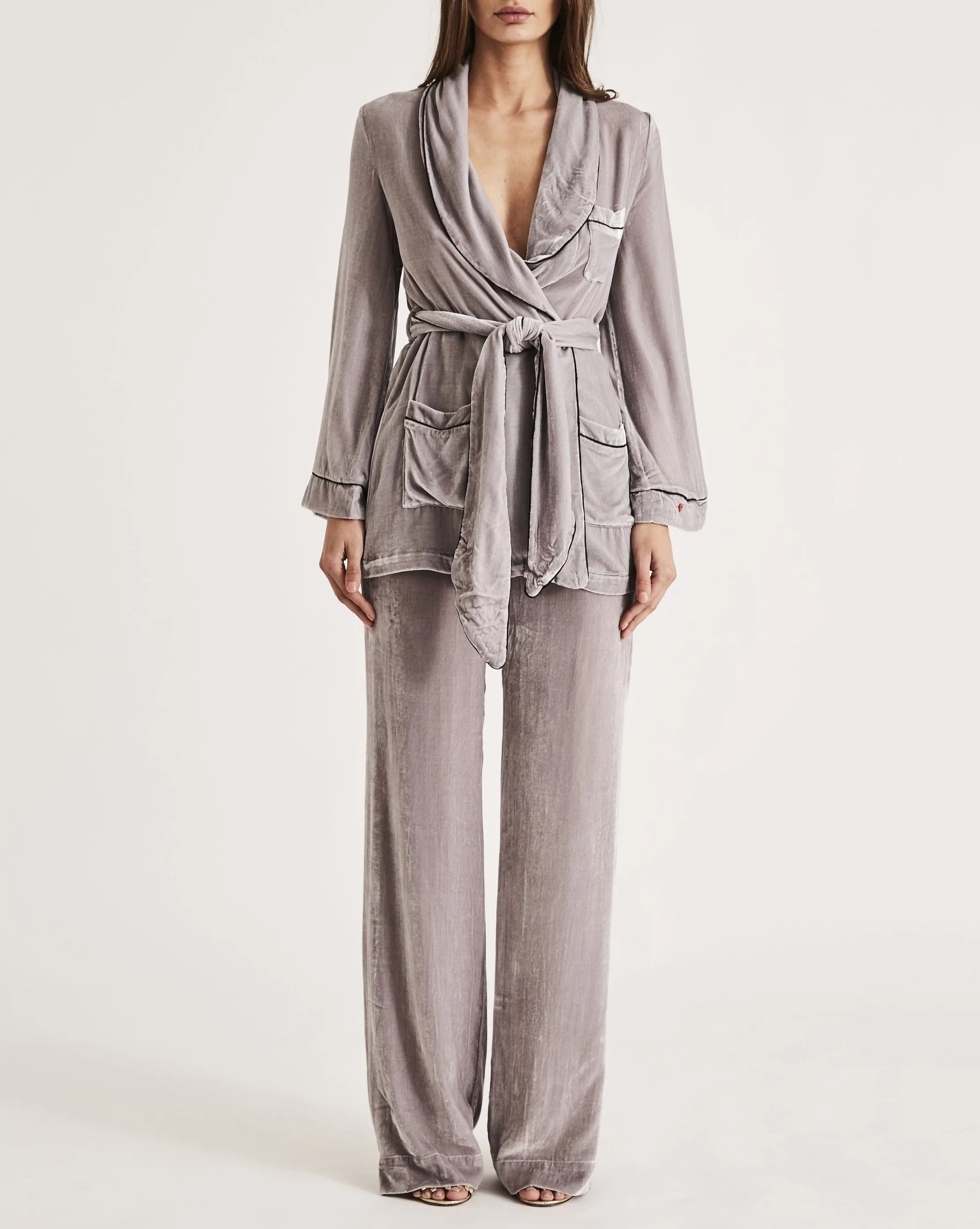 BON VIVANT ROBE {PLATINUM}