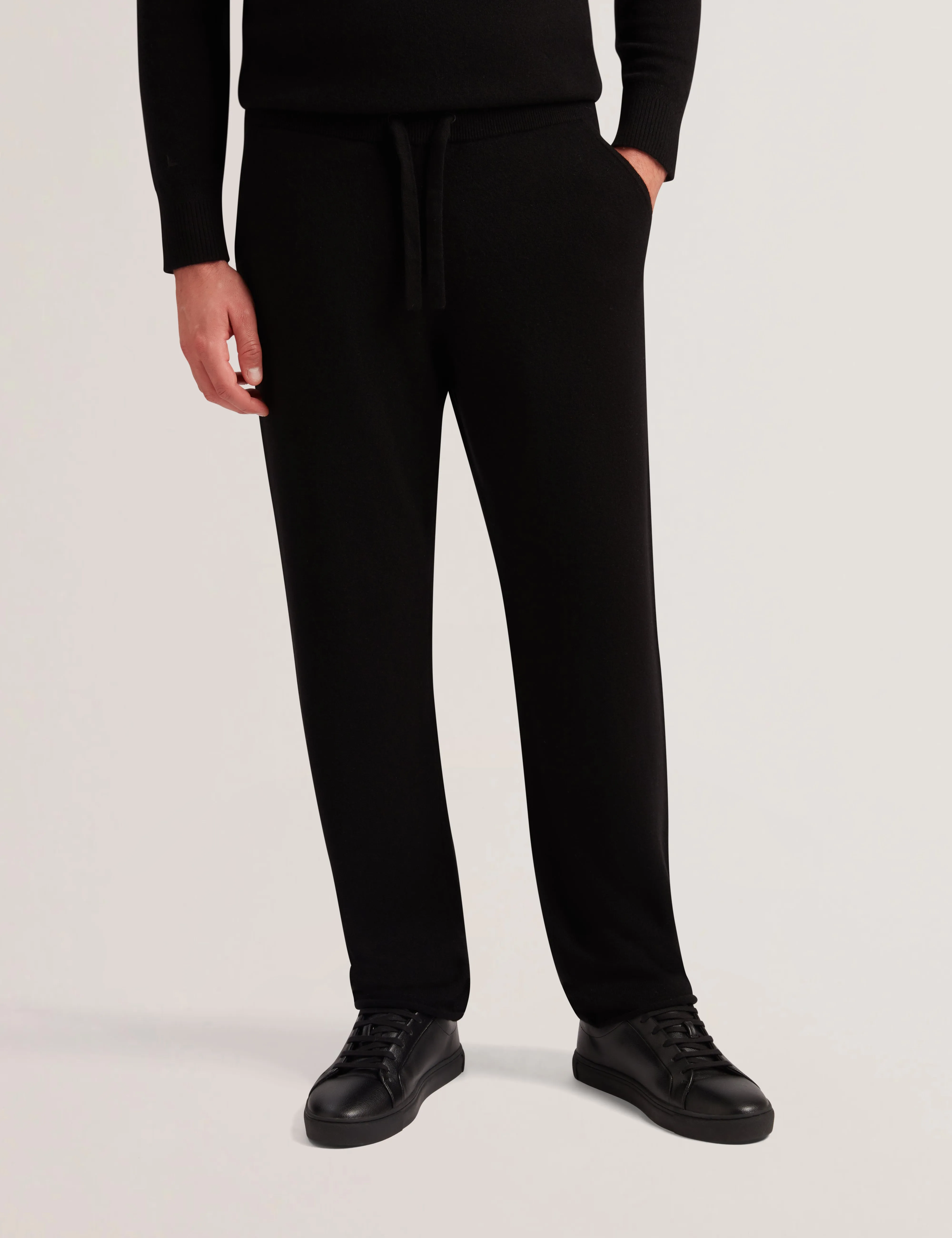 Boras Regular Cashmere Jogger Black