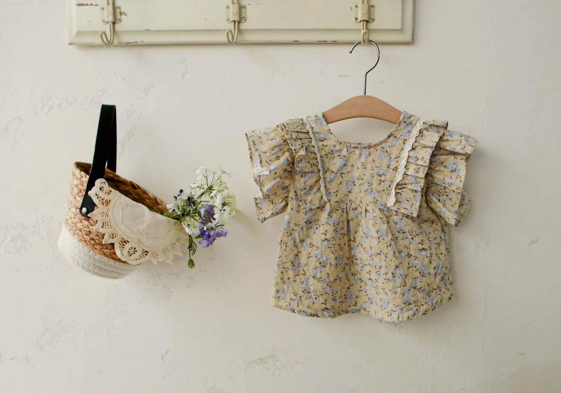 Mone Blouse & Shorts Set