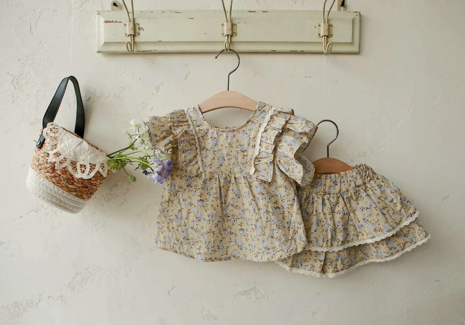 Mone Blouse & Shorts Set