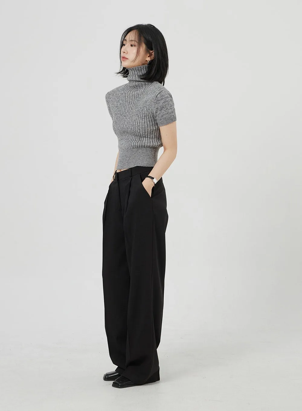 Ribbed Knit Turtleneck Top OM302