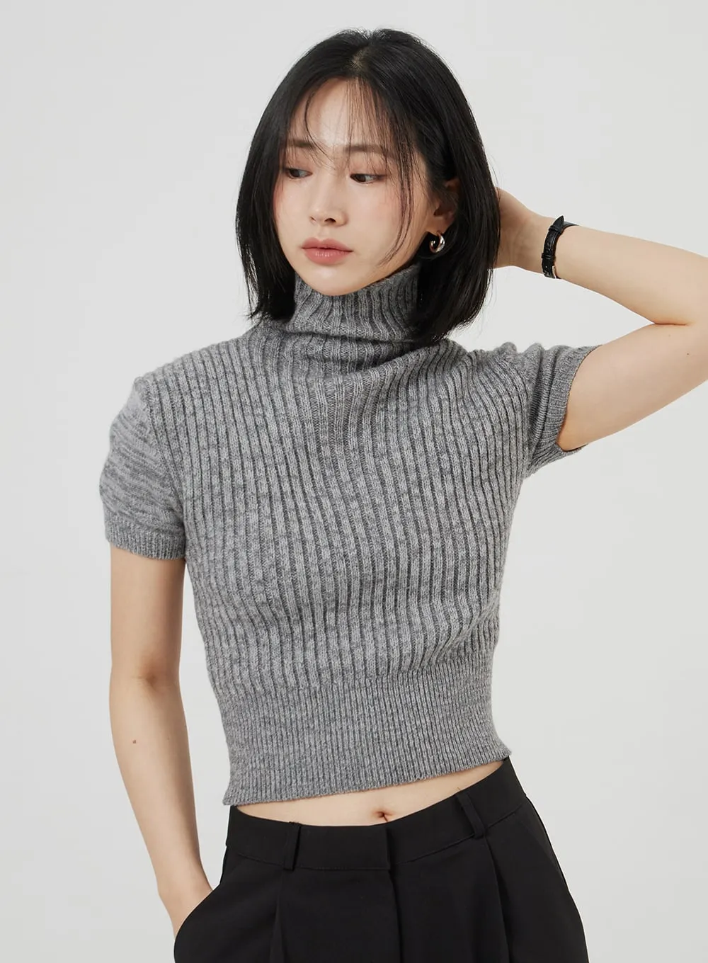 Ribbed Knit Turtleneck Top OM302
